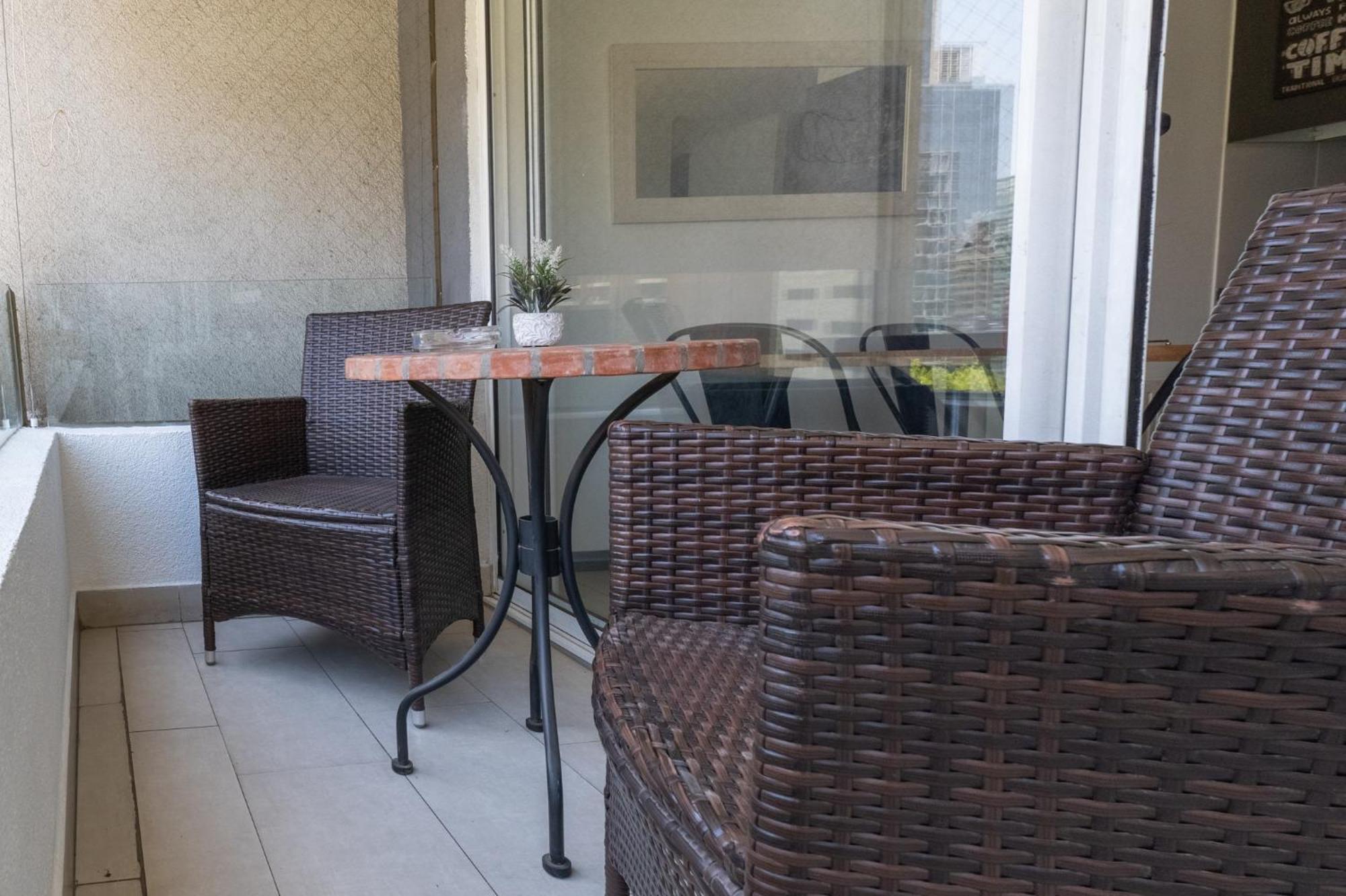 סנטיאגו Kennedy Apartments Los Militares מראה חיצוני תמונה